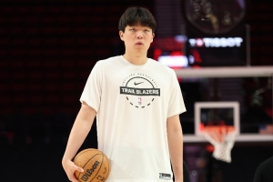 媒体人：杨瀚森的速度短时间内没法提高 但三分球可以练练